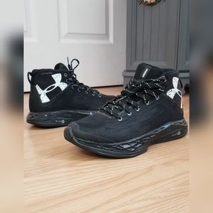 Under Armour  Fireshot Basketball Shoes